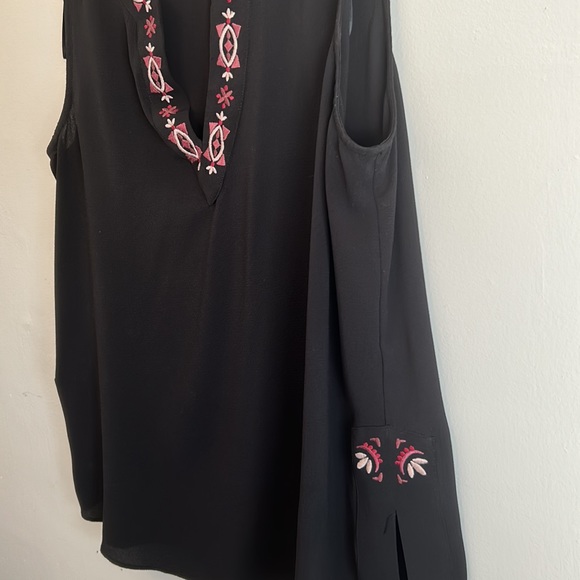 Vince Camuto tank size SMALL - Picture 2 of 4